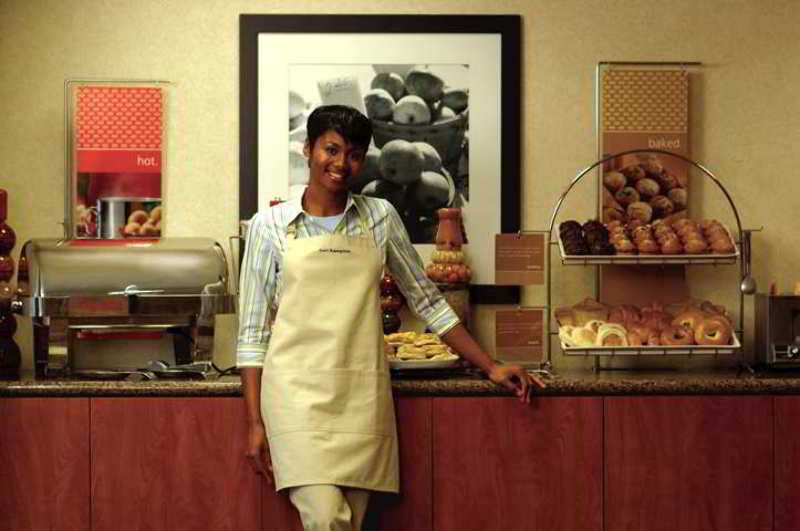 Hampton Inn And Suites - Lincoln Northeast Restoran fotoğraf